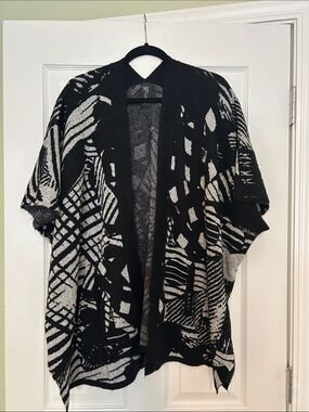 Zero + Maria Cornejo White and Black Jacquard Coat